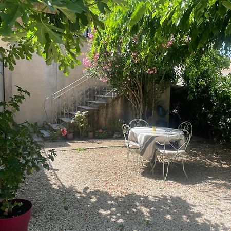Appartement Avec Jardin En Ville LʼIsle-sur-la-Sorgue Dış mekan fotoğraf