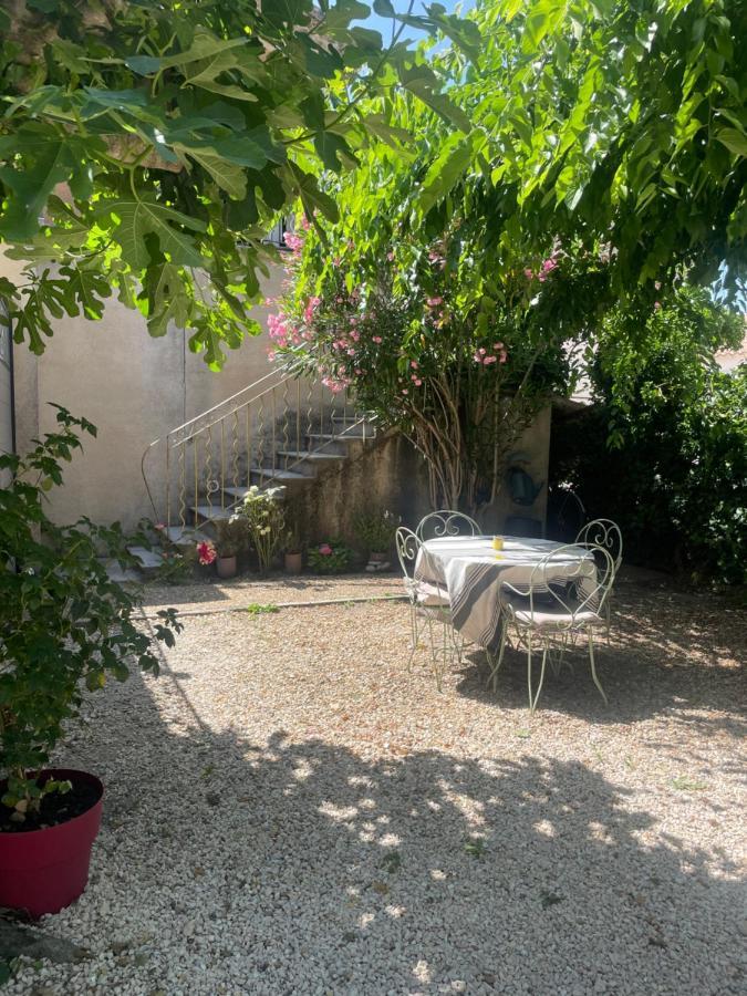 Appartement Avec Jardin En Ville LʼIsle-sur-la-Sorgue Dış mekan fotoğraf