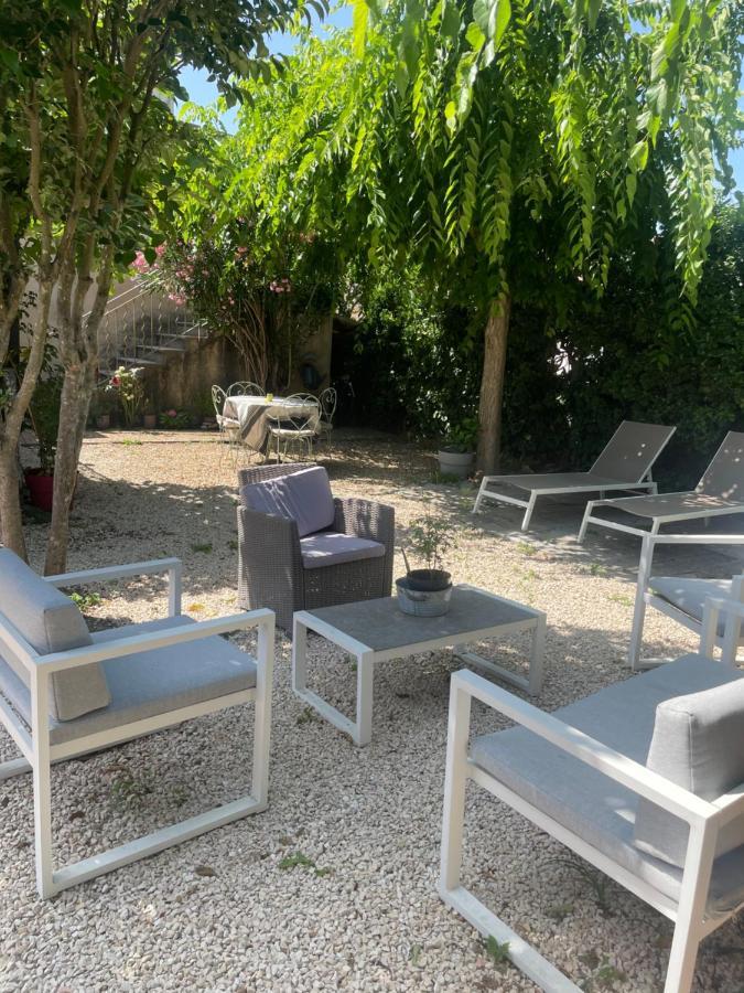 Appartement Avec Jardin En Ville LʼIsle-sur-la-Sorgue Dış mekan fotoğraf